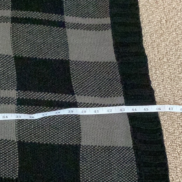 Columbia women’s grey and black plaid knit pattern poncho. Size OS - Picture 7 of 8